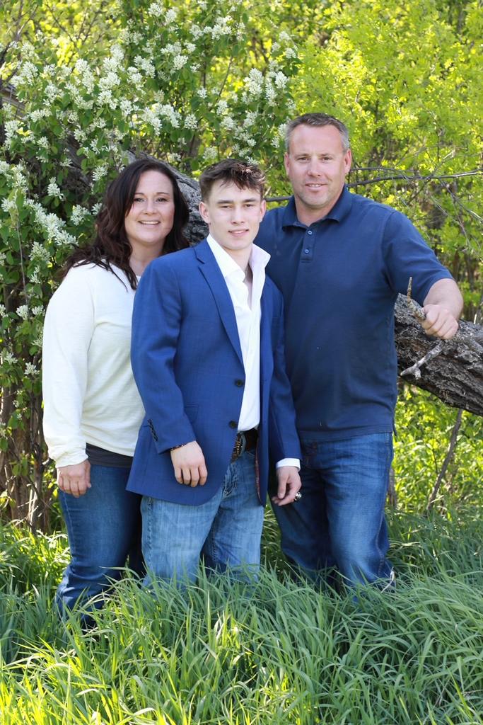 Fraser Aebly and his parents, Derek and Dale. (photo courtesy of Fraser Aebly)