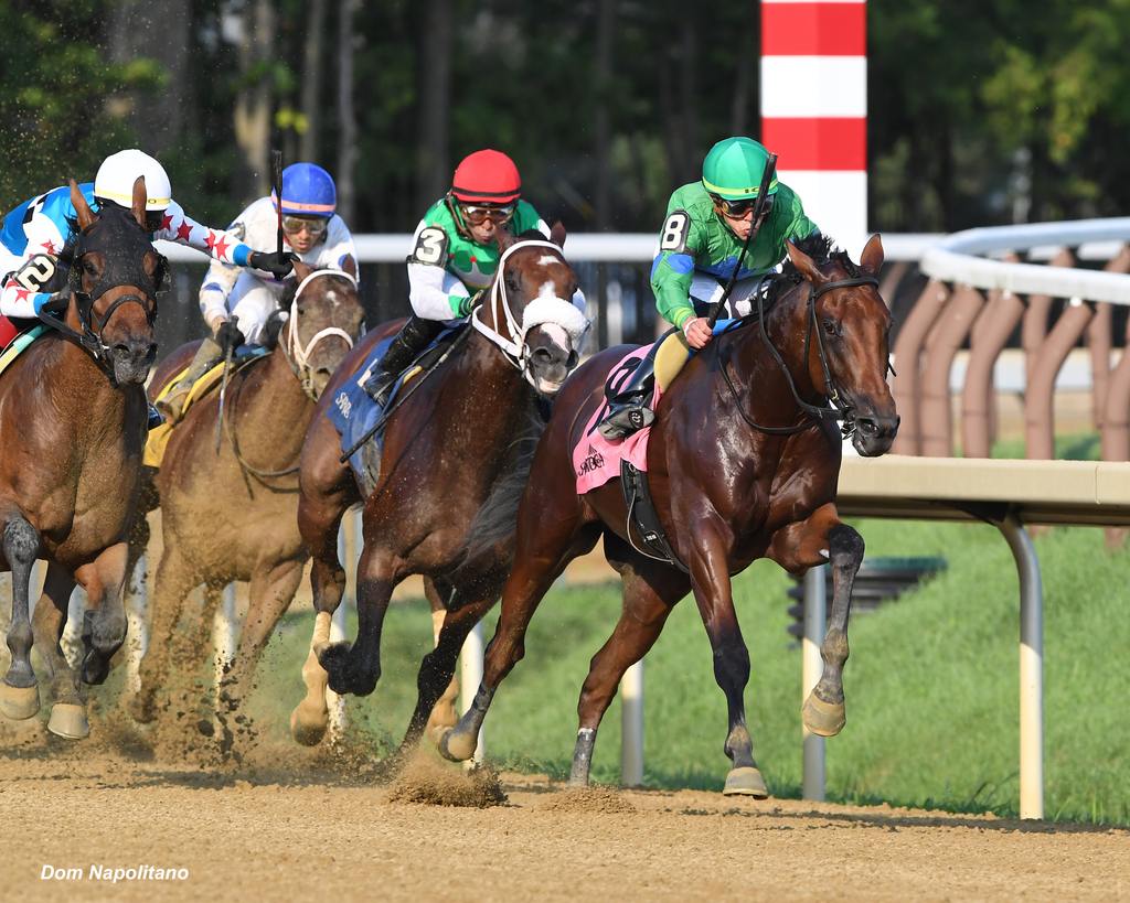 Mo Plex riding the rail to victory. (Dom Napolitano)