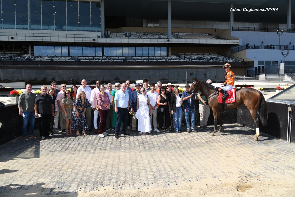 Happy horse, happy connections. (Adam Coglianese)