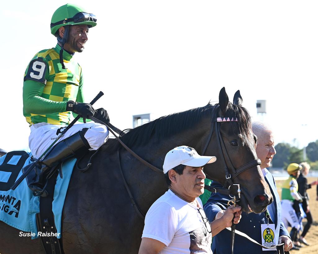 Kendrick Camouche beams as he and Donegal Momentum are led to the winner’s circle. (Susie Raisher) 