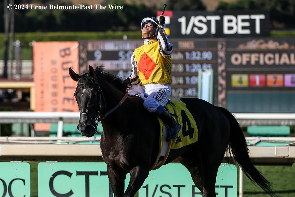 Smith and Sumter grateful for the win. (Ernie Belmonte/Past The Wire)