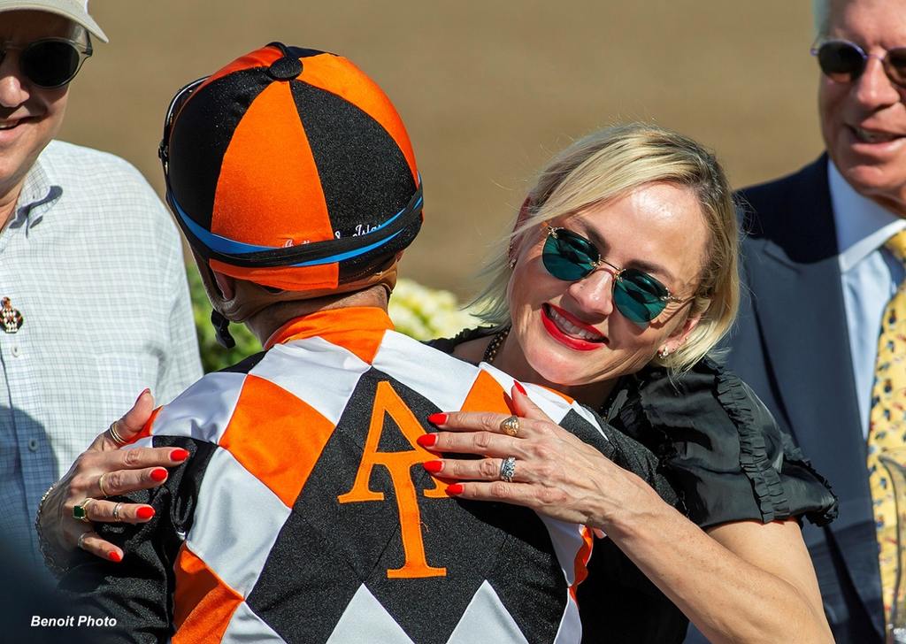 Michele Arthur & Juan Hernandez (Benoit Photo)