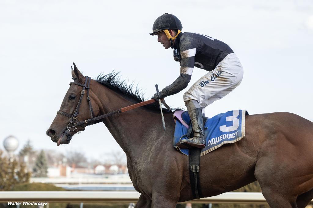 A dusty Drexel Hill with Ben Curtis aboard. (Walter Wlodarczyk)