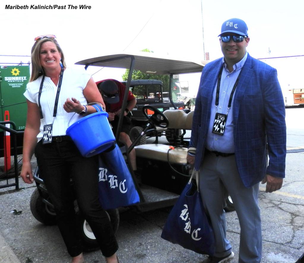 Brad Cox arrives at Pimlico with his assistant. (Maribeth Kalinich/Past The Wire)