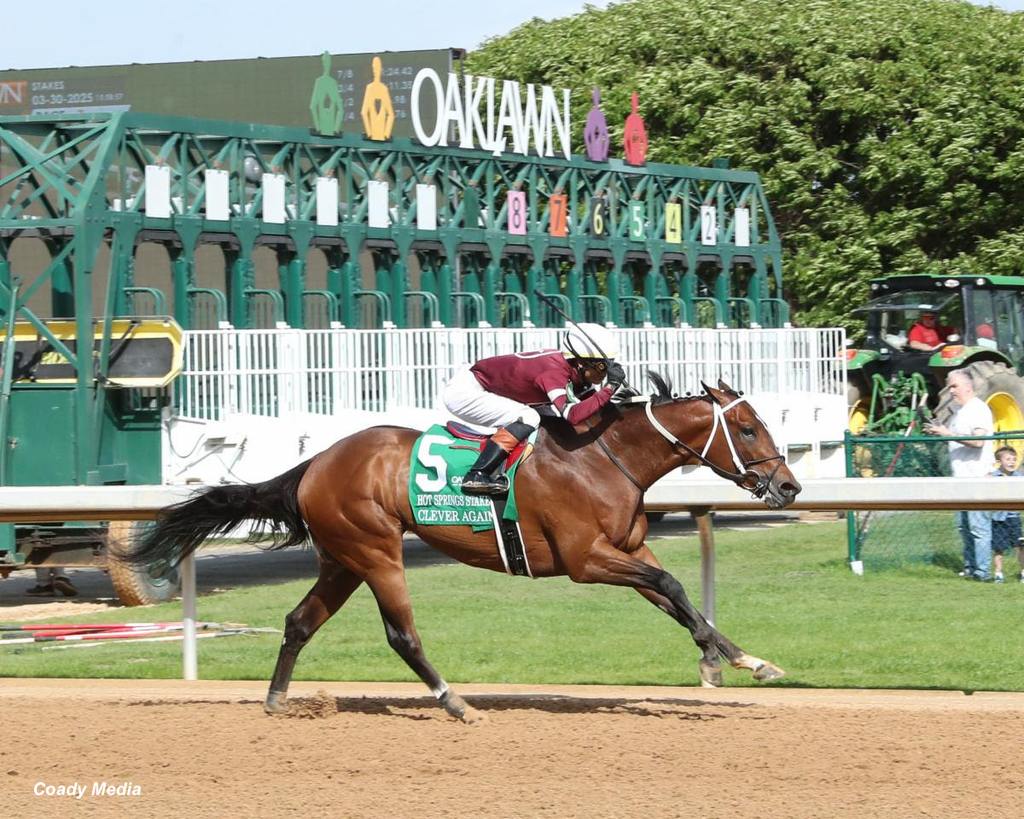 Clever Again scoring the Hot Springs. (Coady Media)