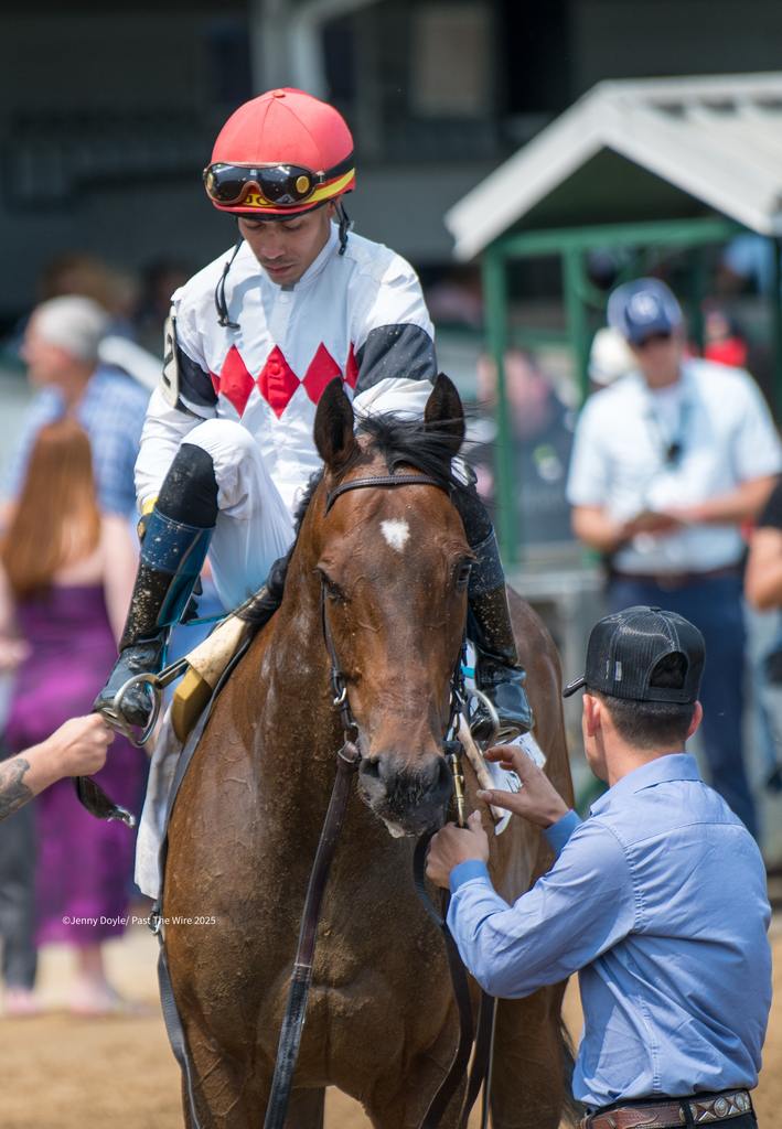 Jose Ortiz aboard Durante. (Jenny Doyle/Past The Wire)
