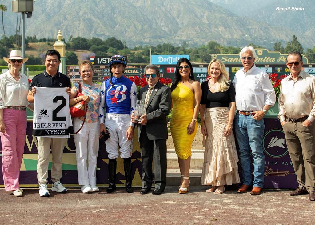 Happy connections in the winner’s circle. (Benoit Photo)