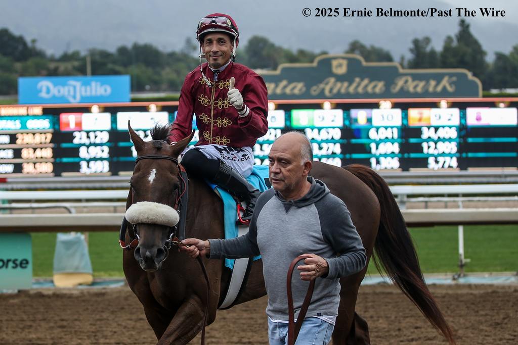 Lunar Impact with Hector Berrios up. (Ernie Belmonte/Past The Wire)