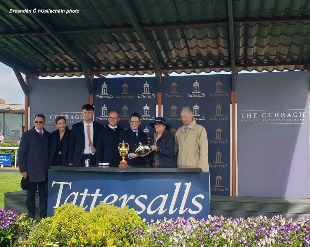 Sponsors and connections on the winner's rostrum at The Curragh. (Breandán Ó hUallacháin photo)