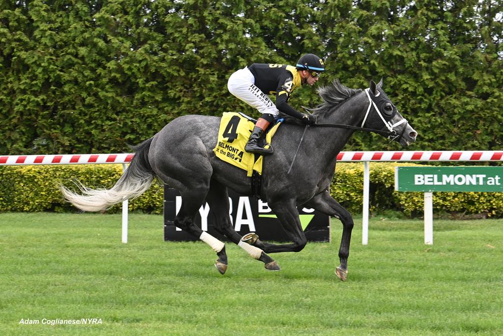 Prat hits 2000 aboard Iron Max. (Adam Coglianese/NYRA)