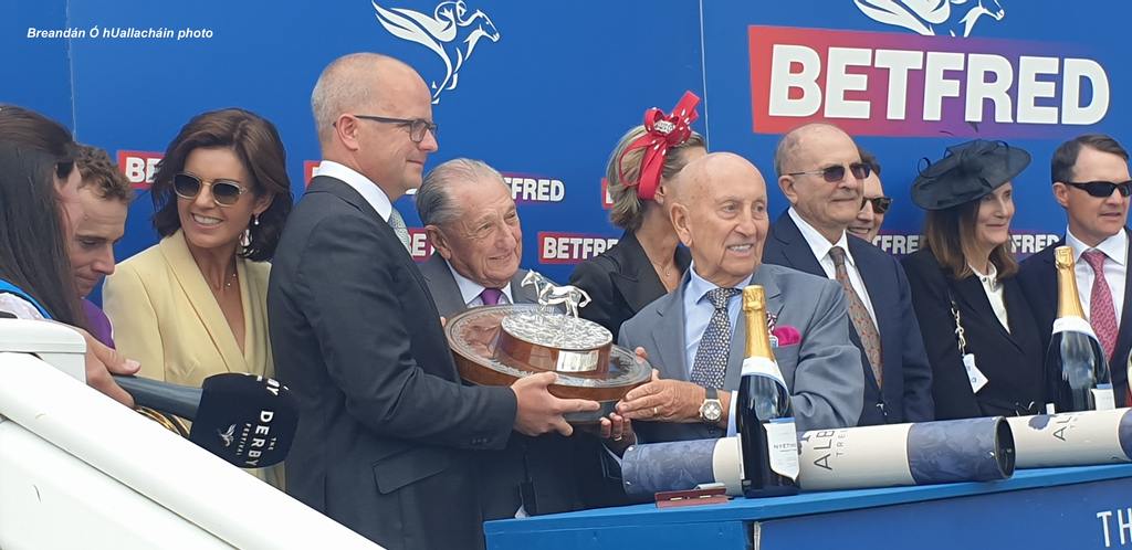 MV Magnier of Coolmore receiving the Betfred Oaks Tropy from sponsor Fred Done. (Breandán Ó hUallacháin photo)