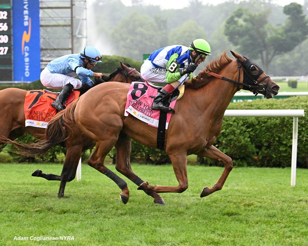 She Feels Pretty best Beach Bomb to the finish (Adam Coglianese/NYRA)
