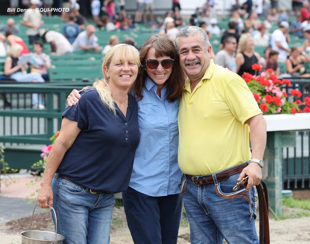 Trainer Kathleen O'Connell (C) with her crew after Gerrards Cross won the $100,000 Colleen Stakes. (Bill Denver/EQUI-PHOTO)