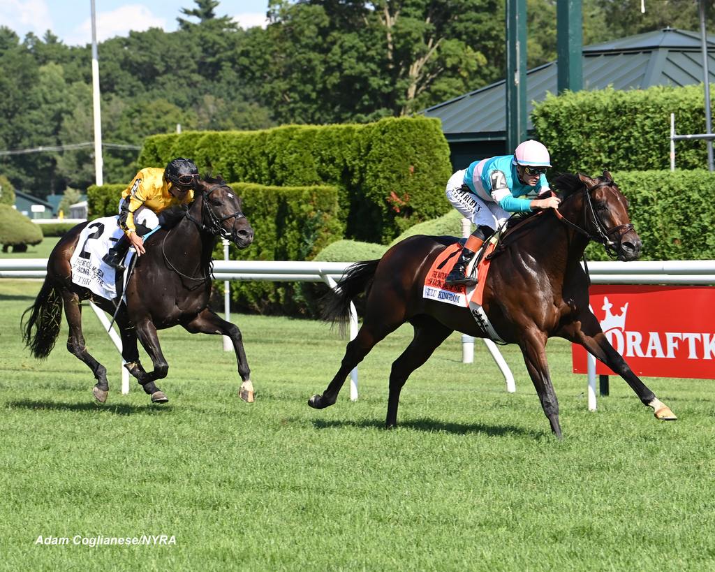 Luther gaining on Zulu Kingdom before the incident that DQ’s that latter. (Adam Coglianese/NYRA)