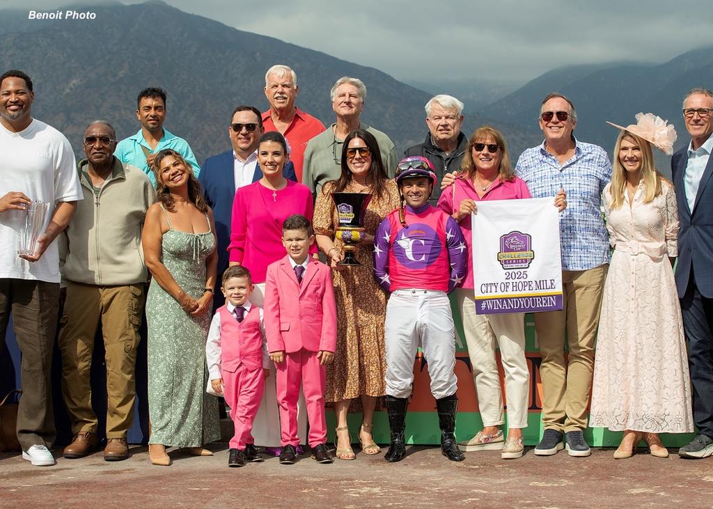 Happy connections. (Benoit Photo)