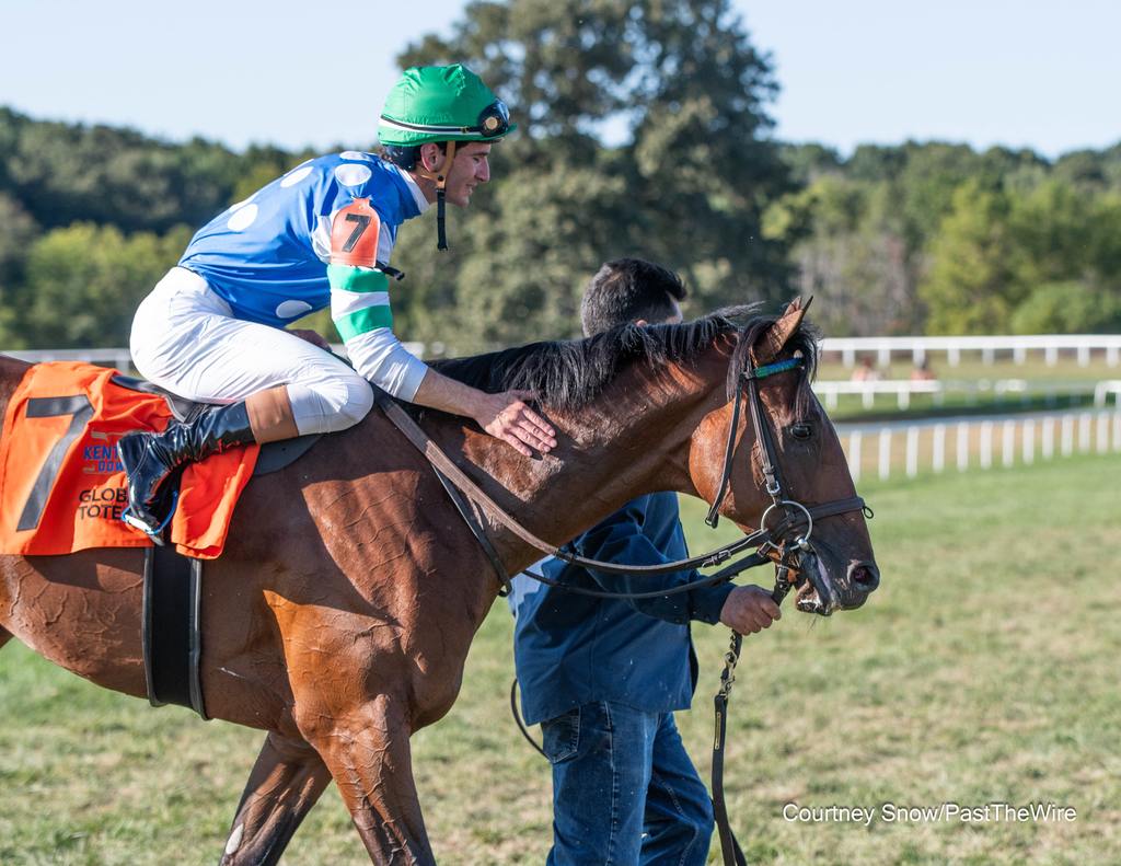 Street Beast gets a “patitude” from Machado. (Courtney Snow/Past The Wire)