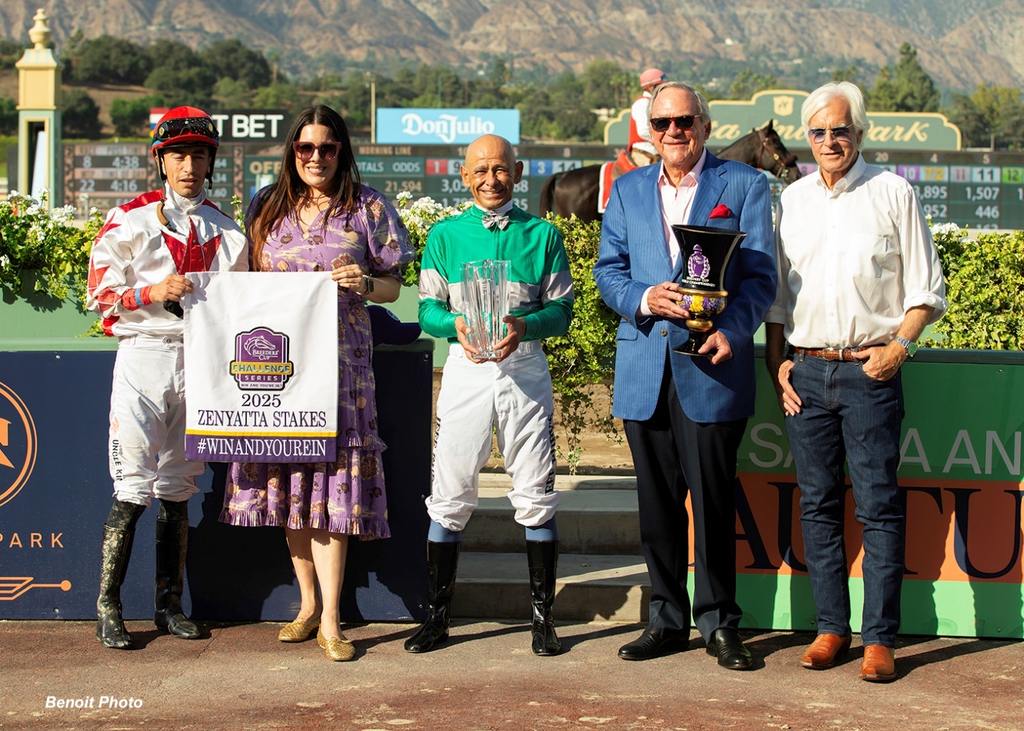 Happy Connections. (Benoit Photo)