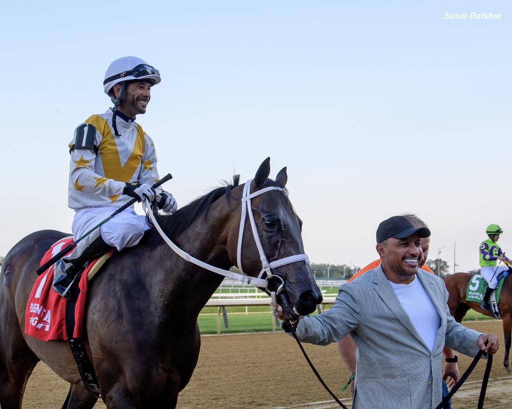 Kendrick Carmouche heads to the winner’s circle. (Susie Raisher)
