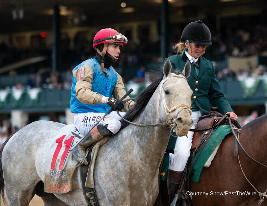Off to the winner's circle. (Courtney Snow/Past The Wire)