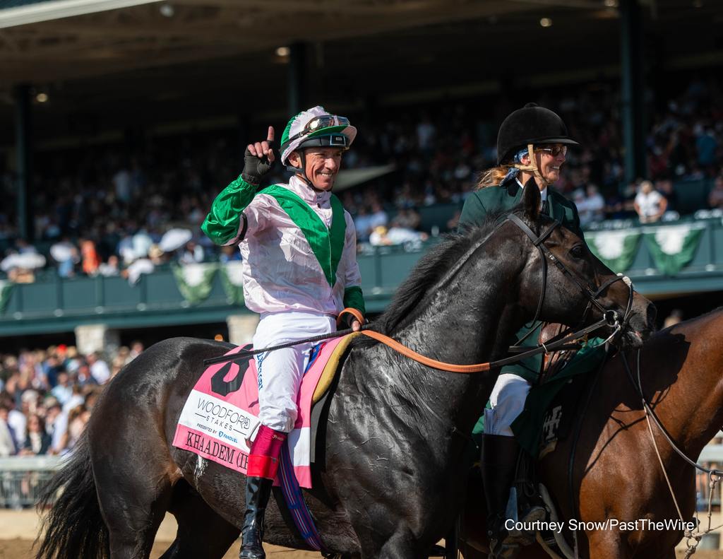 A triumphant Frankie Dettori. (Courtney Snow/Past The Wire)