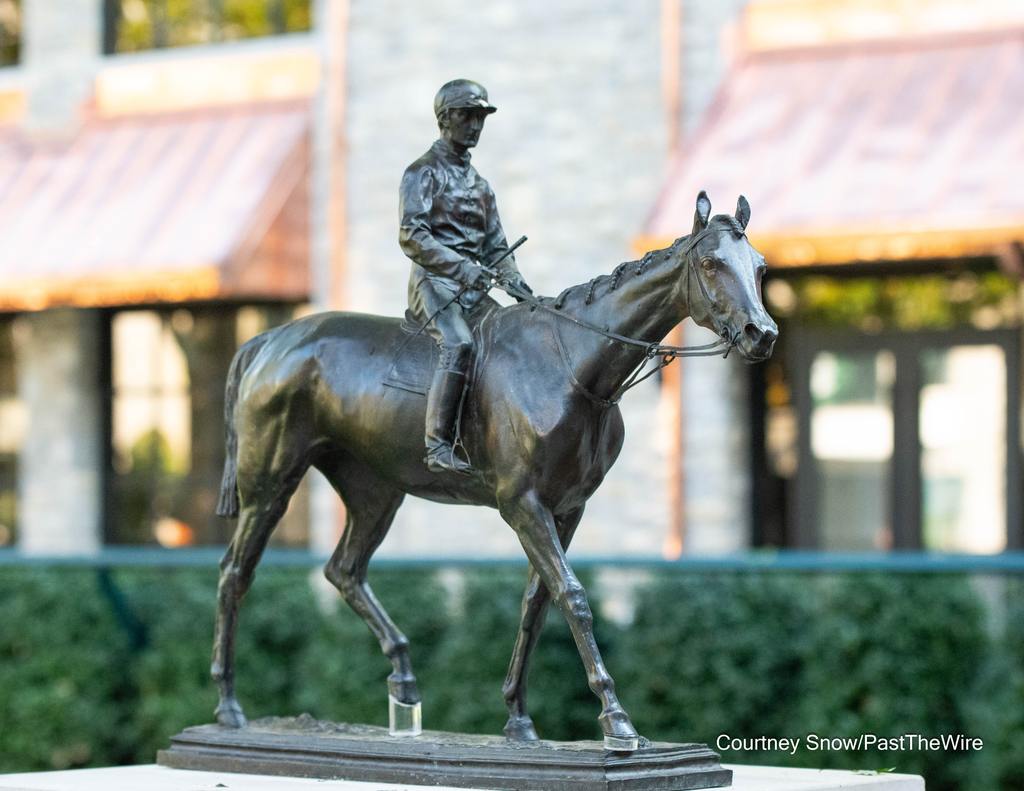 The new bronze statues. (Courtney Snow/Past The Wire)