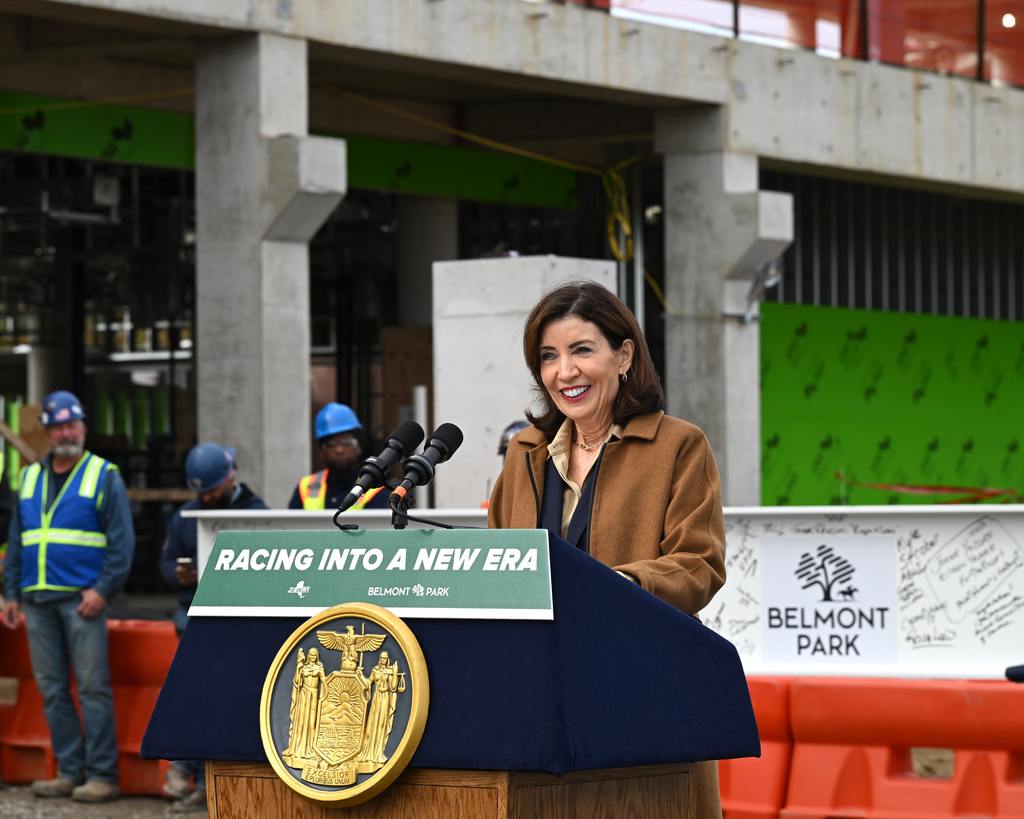 New York Kathy Governor Hochul. (NYRA Photo)