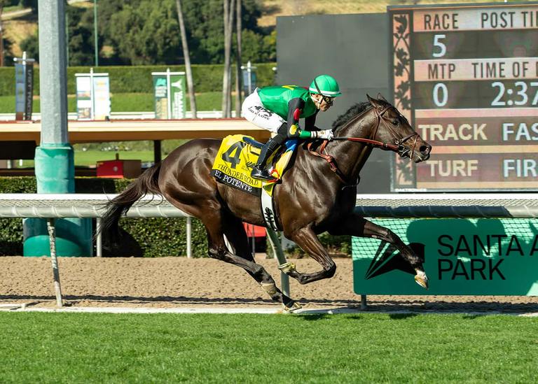 El Potente in the Thunder Road, Benoit Photo